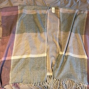 Woolrich Plaid Poncho Fringe Shawl Blanket Wrap Lavender Gray White One Size